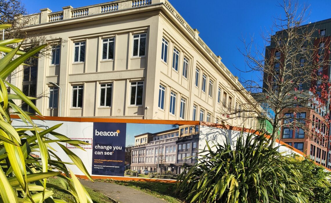 Side profile of Ty Menyn