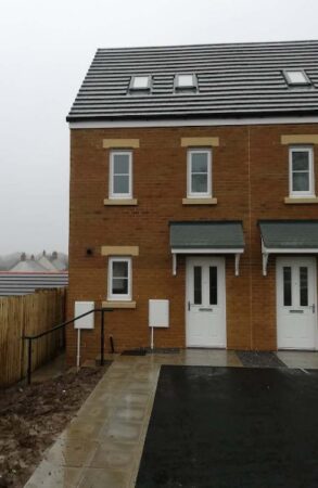Ffordd Cynon Front Property