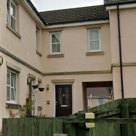 Front Of Trinity St 2b Flat 1st Floor