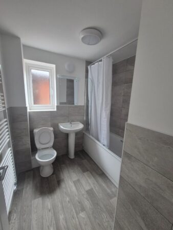 Bathroom (002)